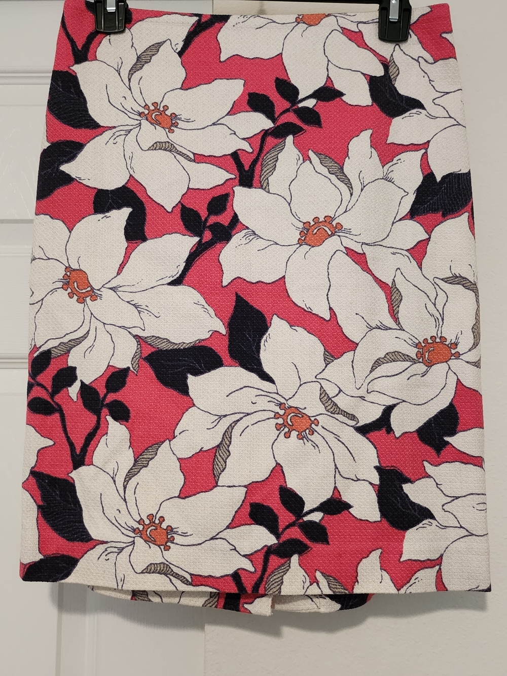 Ann Taylor Hibiscus Floral Print Jacquard Pencil Skirt Pink White